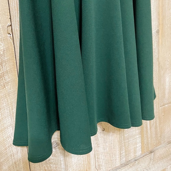 FREE W/ ITEM EQUAL/MORE VALUE Emerald Green Sleeveless A-line Dress - Picture 5 of 8